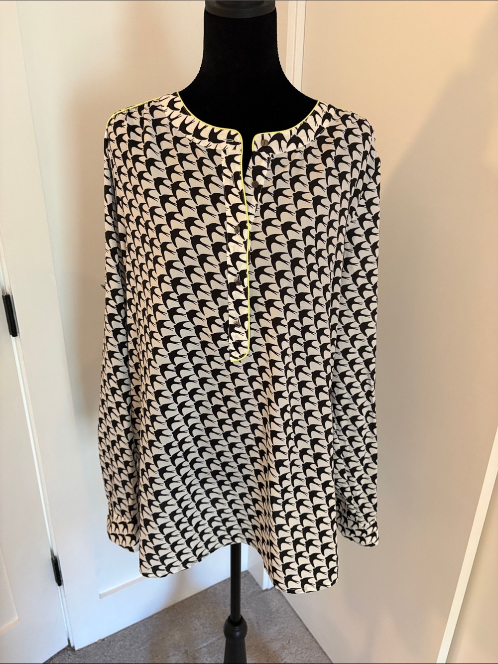 Banana Republic Black & White Graphic Tunic with Neon Yellow Trim